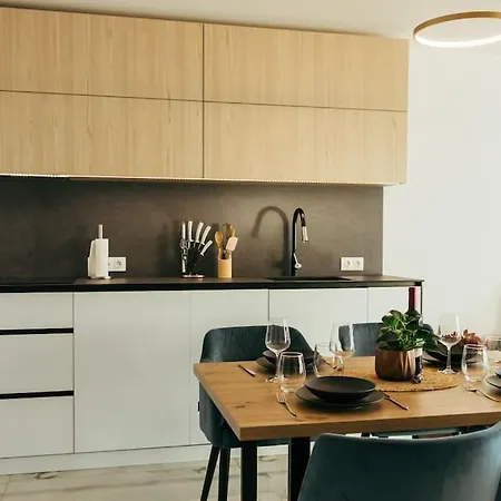 Luxury In Central Park With Amazing View + Private Parking Space Apartment Burgas